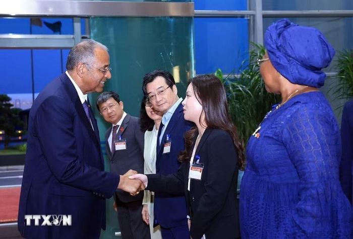 Chủ tịch Quốc hội nước Cộng hòa Côte d’Ivoire Patrick Achi đến Sân bay quốc tế Nội Bài. (Ảnh: Tuấn Anh/TTXVN)