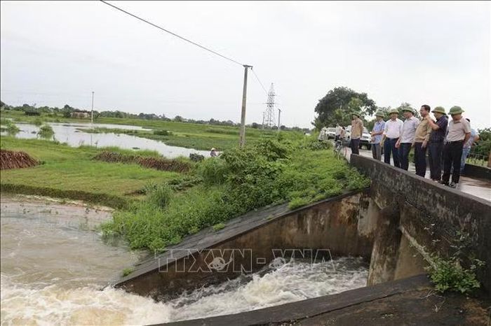 Trạm bơm Ngọc thức, xã Thọ Ngọc đang vận hành 4/5 máy vào lúc 7h45 ngày 21/8/26, tiêu nước dân sinh và nước đệm.