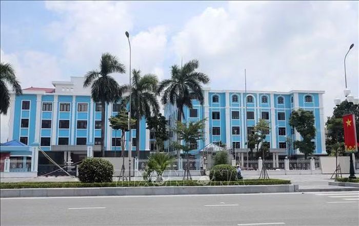 Trụ sở của Sở Tài nguyên và Môi trường tỉnh Hưng Yên cũ đang được cải tạo, sửa chữa để bàn giao cho Chi cục Hải quan khu vực IV quản lý, sử dụng. Ảnh: Thế Duyệt/TTXVN