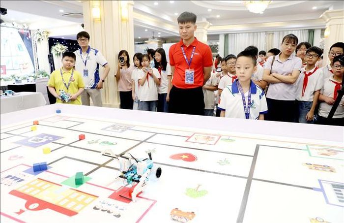 Các đội thể hiện phần thi tại Cuộc thi Robocon tỉnh Hưng Yên lần thứ I năm 2026.