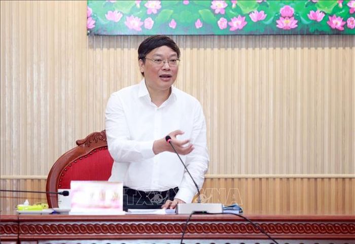 Thứ trưởng Bộ Nội vụ Trương Hải Long phát biểu chỉ đạo tại buổi làm việc.