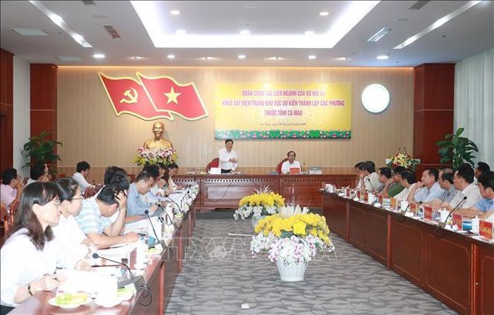 Quang cảnh buổi làm việc.