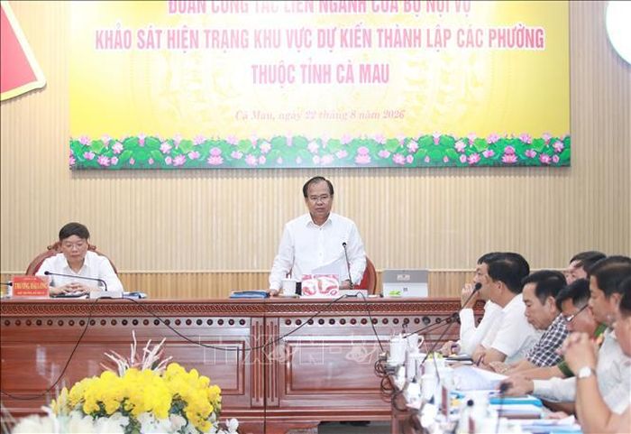 Phó Chủ tịch UBND tỉnh Cà Mau Nguyễn Minh Luân phát biểu tại buổi làm việc.