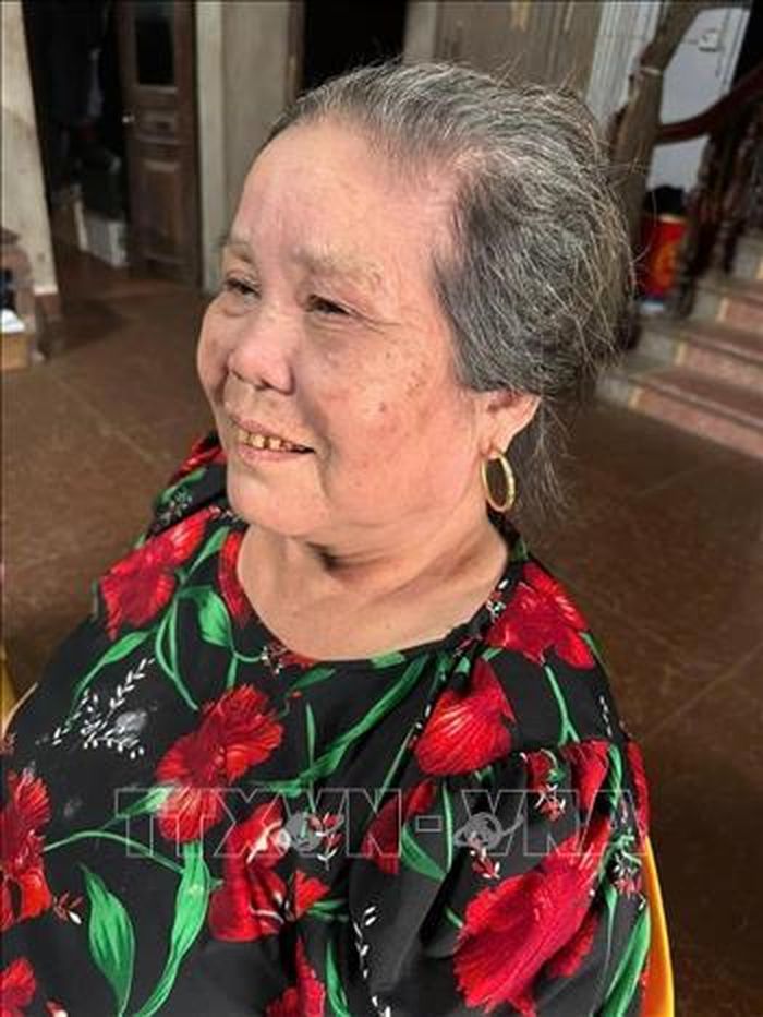Ảnh do gia đình bà Nguyễn Thị Hanh (quê tỉnh Bắc Ninh) gửi đến Bộ Chỉ huy Quân sự thành phố Đà Nẵng để đối chiếu, xác minh thông tin. Ảnh: TTXVN phát