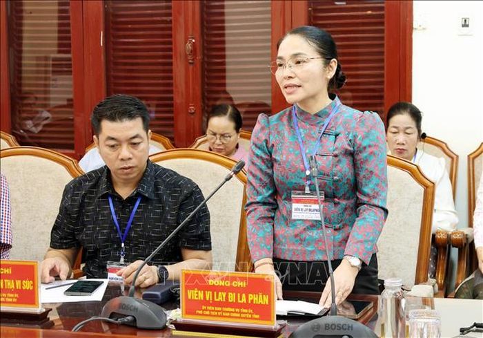 Phó Chủ tịch Ủy ban Chính quyền tỉnh Luông Pha Băng Viên vị lay - Đi la phăn phát biểu. Ảnh: Văn Đức/TTXVN