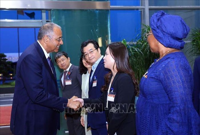 Chủ tịch Quốc hội nước Cộng hòa Côte d’Ivoire Patrick Achi đến sân bay quốc tế Nội Bài. Ảnh: Tuấn Anh/TTXVN
