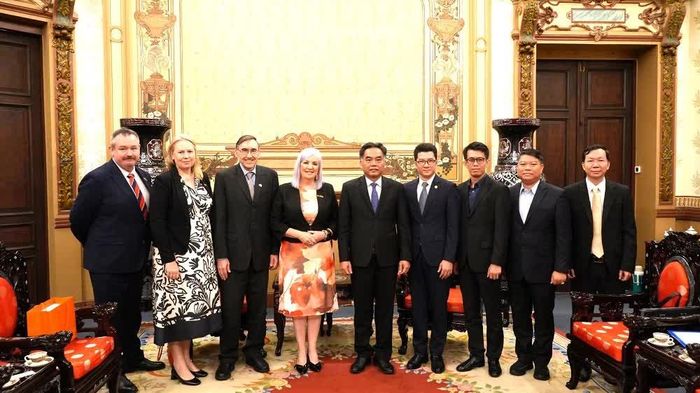 Phó Chủ tịch UBND TP Hồ Chí Minh Nguyễn Lộc Hà tiếp bà Robyn Cahill - Bộ trưởng phụ trách Thương mại, Kinh doanh và Quan hệ châu Á của Chính quyền Vùng lãnh thổ Bắc Úc.