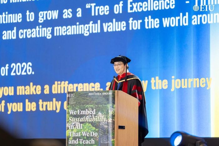 TS Ngô Minh Đức - Hiệu trưởng Trường Đại học Quốc tế Miền Đông phát biểu tại Lễ Tốt nghiệp