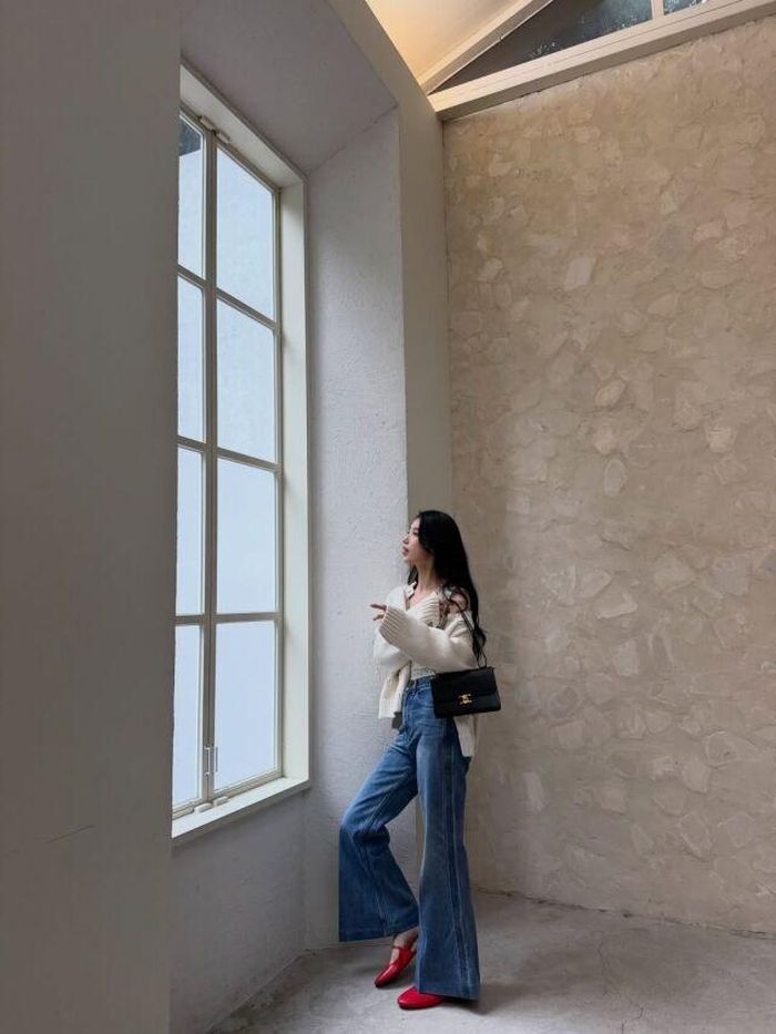 Loạt ảnh lần này tiếp tục cho thấy một Suzy gần gũi và tự nhiên trong cuộc sống thường ngày.