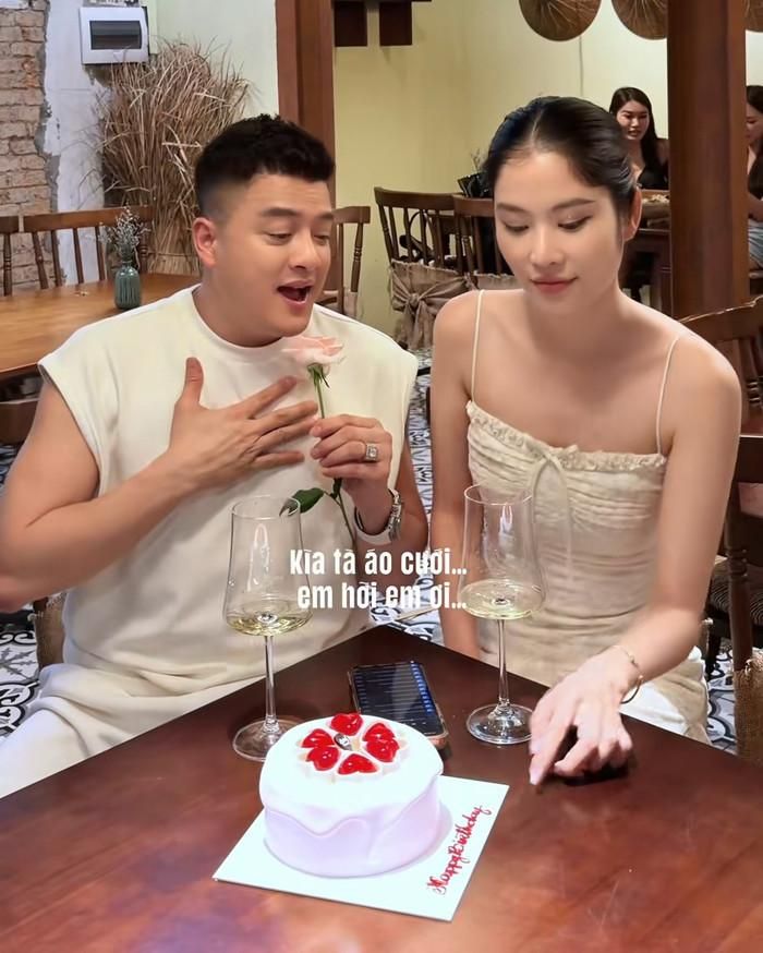 Những khoảnh khắc của Cao Thái Sơn và chị gái Nam Em - Lệ Nam đang khiến mạng xã hội "dậy sóng".
