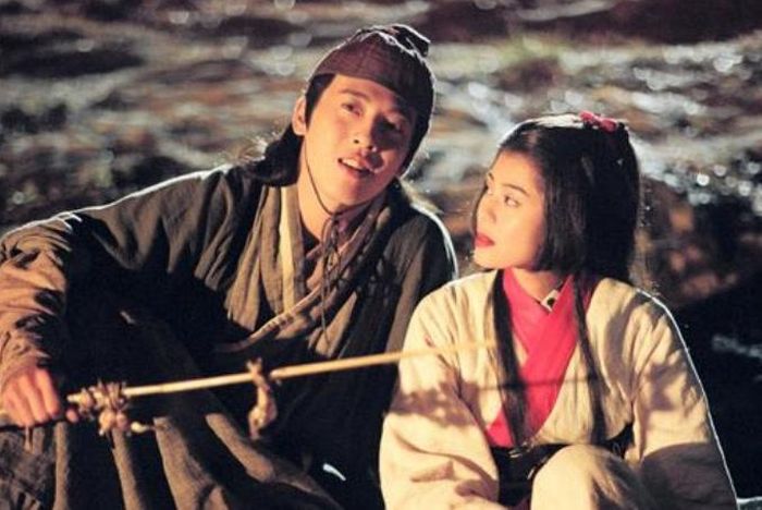 Lệnh Hồ Xung dẫn quần hào đại náo Thiếu Lâm cứu Nhậm Doanh Doanh.
