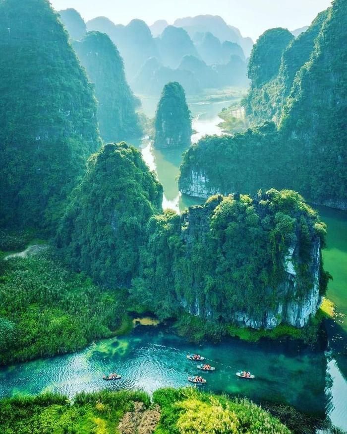 Sông núi Ninh Bình mang vẻ trầm lắng khi thu về. Ảnh: @vietnamlocaladventures