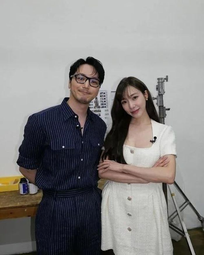 Tiffany Young và Byun Yo Han bày tỏ tình cảm, ủng hộ đối phương trong công việc.