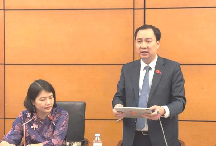 Đại biểu Vũ Văn Tiến, Đoàn ĐBQH thành phố Hải Phòng, phát biểu