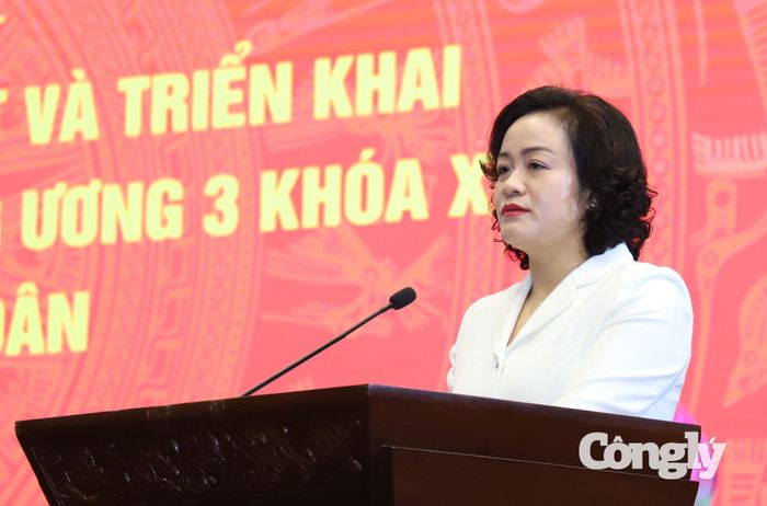 Đồng chí Nguyễn Hải Trâm, Ủy viên Trung ương Đảng, Phó Bí thư Thường trực Đảng ủy, Phó Chánh án TANDTC quán triệt tại Hội nghị