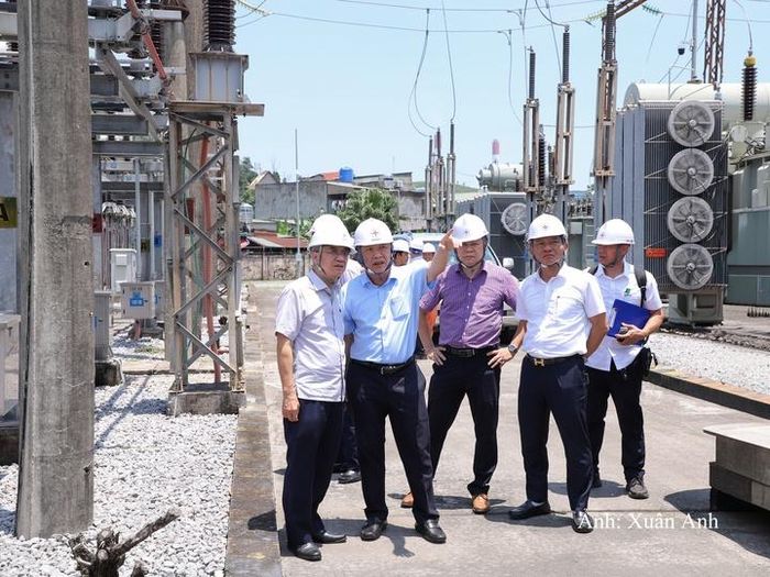  Đoàn kiểm tra công tác PCTT &TKCN tại Trạm 110 kV Mông Dương 