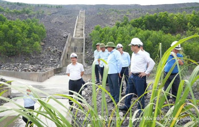 Đoàn công tác Ban Chỉ huy Phòng thủ dân sự Bộ Công Thương kiểm tra thực địa tại các đơn vị thành viên TKV.