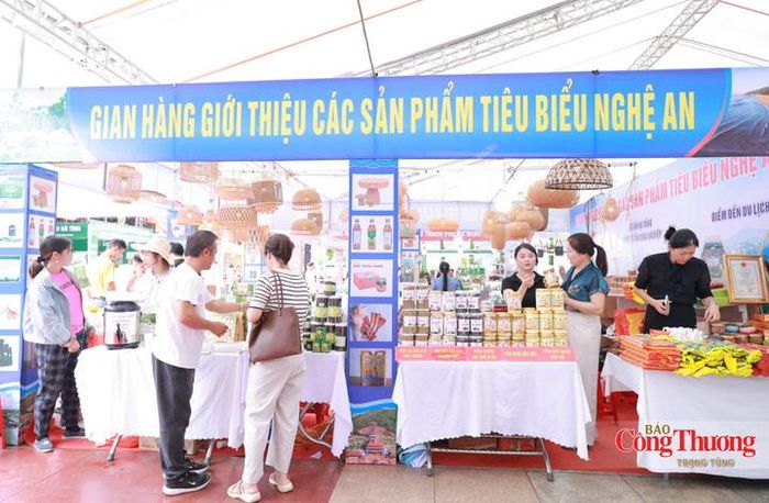 Hội chợ triển lãm sản phẩm công nghiệp nông thôn tiêu biểu khu vực miền Trung - Tây Nguyên năm 2026 có quy mô gần 300 gian hàng.