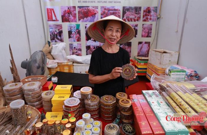 Hội chợ có sự tham gia của gần 180 doanh nghiệp, hợp tác xã, cơ sở công nghiệp nông thôn, cơ sở sản xuất, kinh doanh đến từ 26 tỉnh, thành phố và các doanh nghiệp, địa phương trong tỉnh.