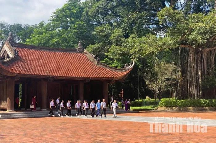 Khu Di tích lịch sử Lam Kinh là điểm đến yêu thích của nhiều thế hệ.