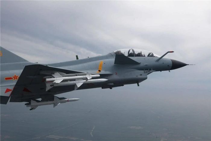 Tiêm kích J-10. Ảnh: 81.com.