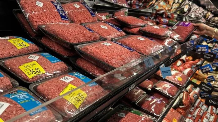 Mỹ nhập khẩu thịt bò xay tối đa 300.000 tấn trong vòng 90 ngày mà không phải chịu thuế vượt hạn ngạch. Ảnh: ABC News.