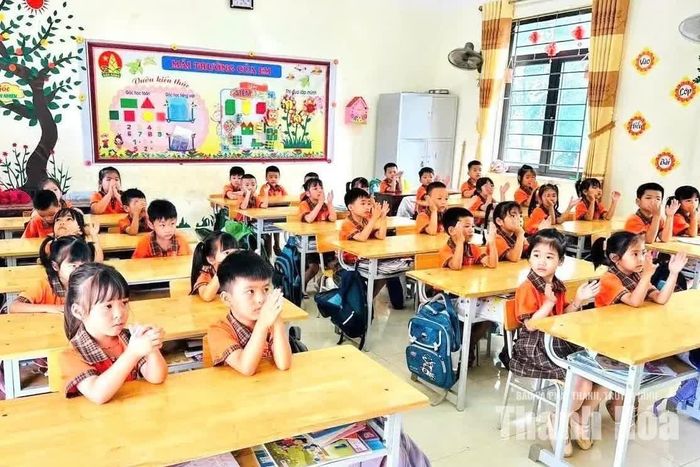 Cơ sở vật chất tại các trường học được đầu tư đồng bộ và khang trang, đáp ứng tốt nhu cầu dạy và học.