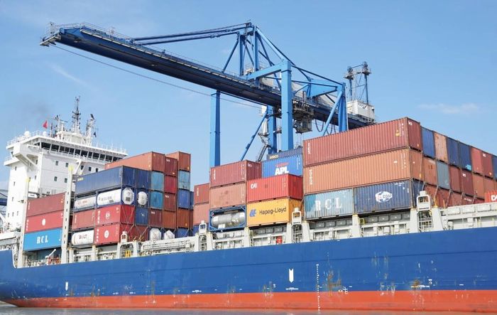 Xuất khẩu tăng tốc, nhập siêu còn 1,5 tỷ USD. Ảnh: Duy Linh