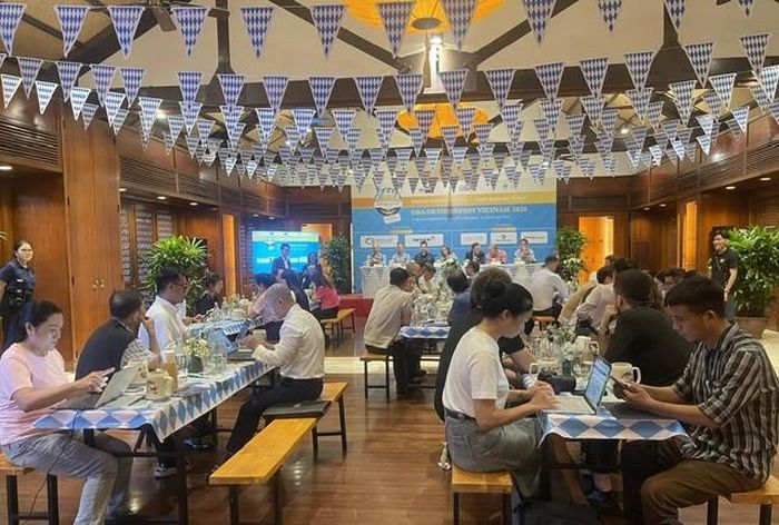 Toàn cảnh họp báo. Ảnh Ngô Anh Văn