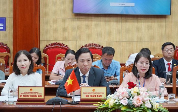 Ông Hoàng Nam, Phó Chủ tịch Thường trực UBND tỉnh Quảng Trị phát biểu tại buổi làm việc. Ảnh: Đặng.