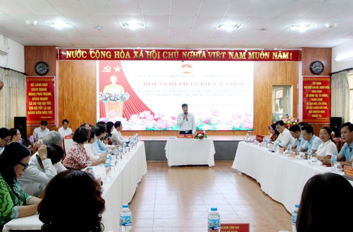Phường Hải Châu tổ chức hội nghị phản biện xã hội dự thảo Đề án Bảo tồn và phát huy giá trị văn hóa gắn với phát triển du lịch giai đoạn 2026 - 2030. Ảnh: TRỌNG HUY