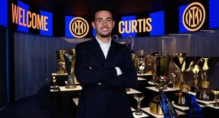 Curtis Jones gia nhập Inter Milan.