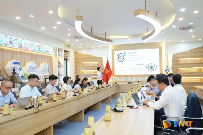 Tọa đàm trong khuôn khổ hội thảo, tập trung trao đổi về nhu cầu đào tạo, nghiên cứu, đổi mới sáng tạo và chuyển giao công nghệ. Ảnh: DUY AN