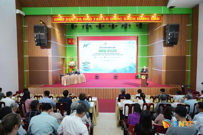 Quang cảnh phiên khai mạc Hội thảo khoa học quốc gia “Ứng dụng GIS toàn quốc năm 2026” sáng 22/8. Ảnh: DUY AN