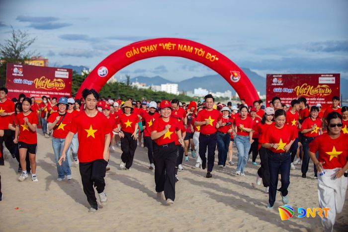 Giải chạy “Việt Nam Tôi đó” phường Thanh Khê thu hút hơn 500 vận động viên tham gia. Ảnh: BẢO LÂM