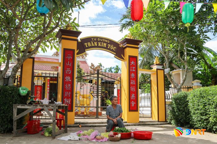 Về Đại Bình, du khách như gặp lại một làng quê cổ xưa. Ảnh: HOÀNG ĐẠO