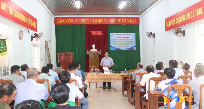 Phó Chủ tịch UBND phường Liên Chiểu Nguyễn Văn Lý quán triệt các công việc liên quan đến ra quân đo đạc đất đai. Ảnh: HOÀNG HIỆP
