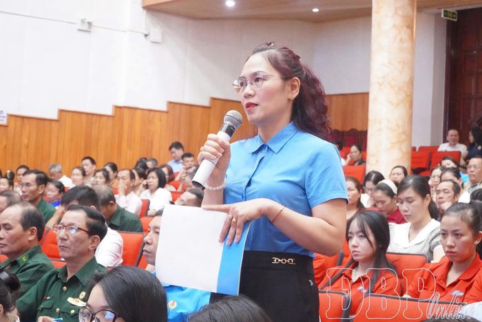 Đoàn viên phường Điện Biên Phủ tham gia ý kiến tại hội nghị.