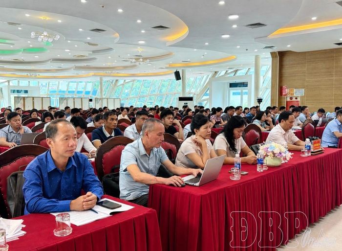Đại biểu dự hội nghị tập huấn.