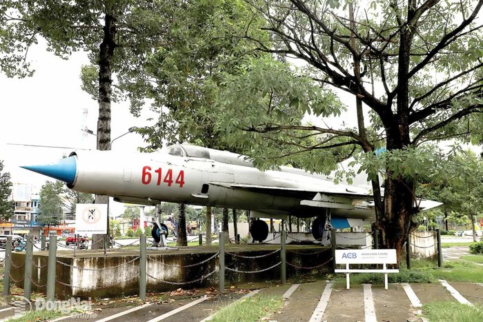 Súng, xe, pháo, máy bay: Các khí tài quân sự được trưng bày tại không gian ngoài trời Bảo tàng Đồng Nai, phường Tân Triều, đáp ứng nhu cầu tìm hiểu lịch sử vùng đất Đồng Nai của người dân và du khách.