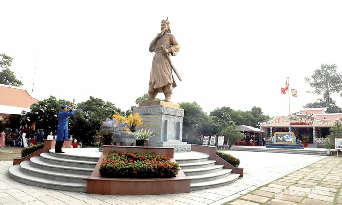 Di tích cấp quốc gia Đền thờ và mộ Nguyễn Hữu Cảnh, phường Trấn Biên - điểm đến tham quan, tìm hiểu lịch sử gần 330 năm của vùng đất Đồng Nai.
