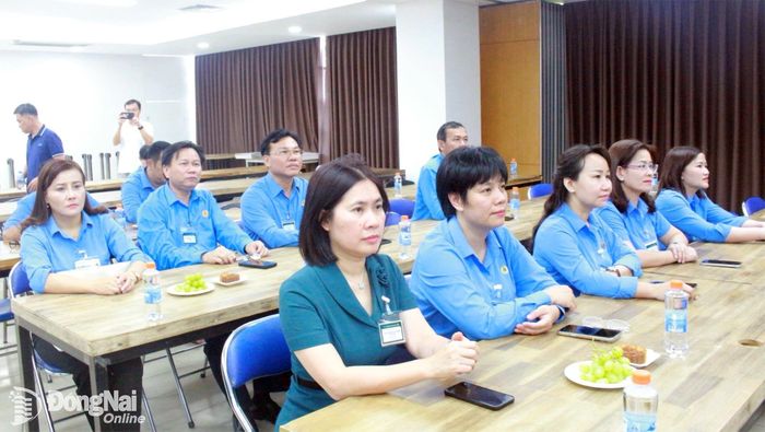 Các cán bộ Công đoàn tham dự buổi trao đổi, học tập mô hình hoạt động Công đoàn hiệu quả tại Công ty cổ phần TKG Taekwang Vina