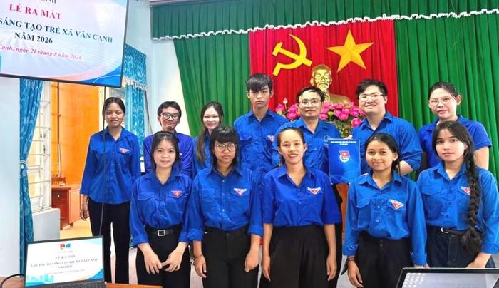 Ra mắt Câu lạc bộ "Sáng tạo trẻ" xã Vân Canh. Ảnh: ĐVCC