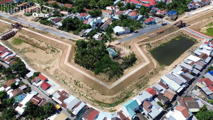 Góc Thành phía tây bắc đang dần hoàn thiện
