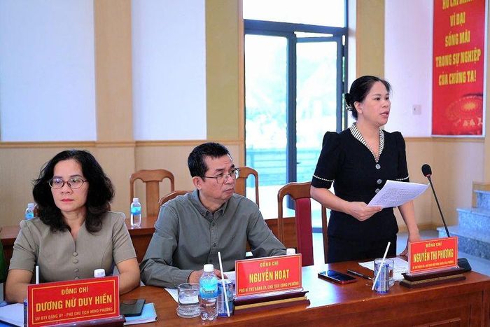 Lãnh đạo phường Bắc Cam Ranh báo cáo tại buổi làm việc.
