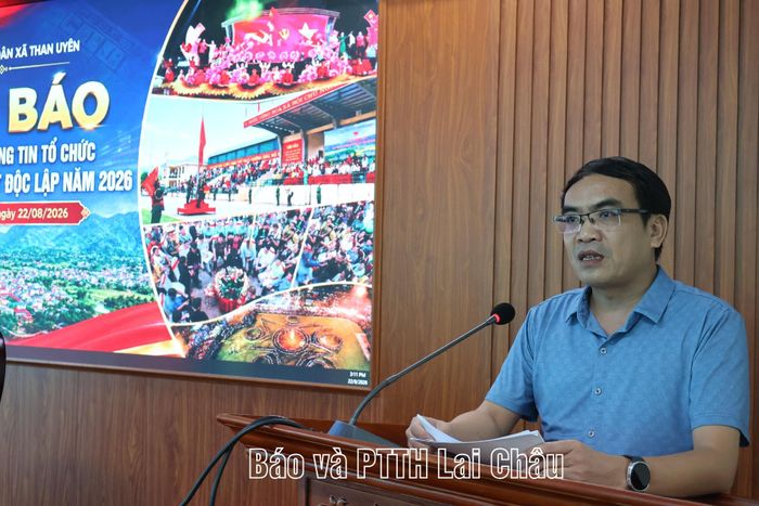 Đồng chí Lưu Hồng Phương - Phó Giám đốc Sở Văn hóa, Thể thao và Du lịch phát biểu tại buổi họp báo.
