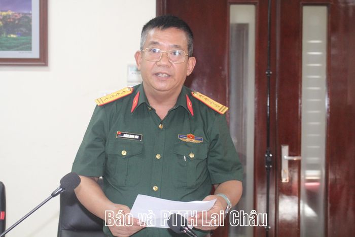 Đại tá Hoàng Thanh Bình - Phó Chỉ huy trưởng Bộ Chỉ huy Quân sự tỉnh phát biểu tại buổi gặp mặt.