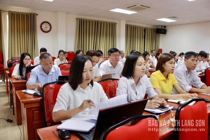 Các đại biểu dự tập huấn