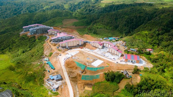 Trường PTDTNT Tiểu học và THCS Y Tý đã hoàn thành gần 90% khối lượng.