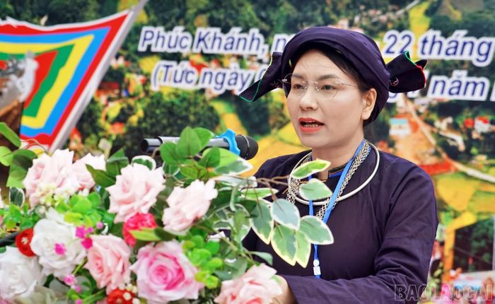 Đại diện Ban tổ chức phát biểu khai mạc Lễ hội đền Long Khánh năm 2026.